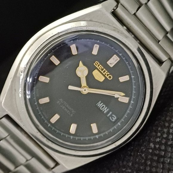 Seiko Other - Vintage 1981 Seiko Automatic Mens Silver Watch W/daydate & Gold accents